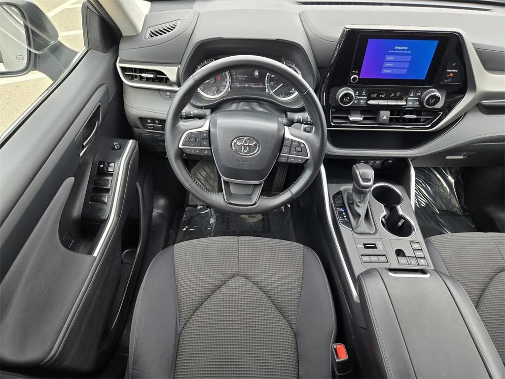 used 2024 Toyota Highlander car, priced at $37,290