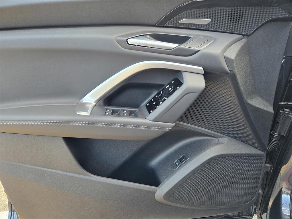 new 2025 Audi Q5 car, priced at $60,325