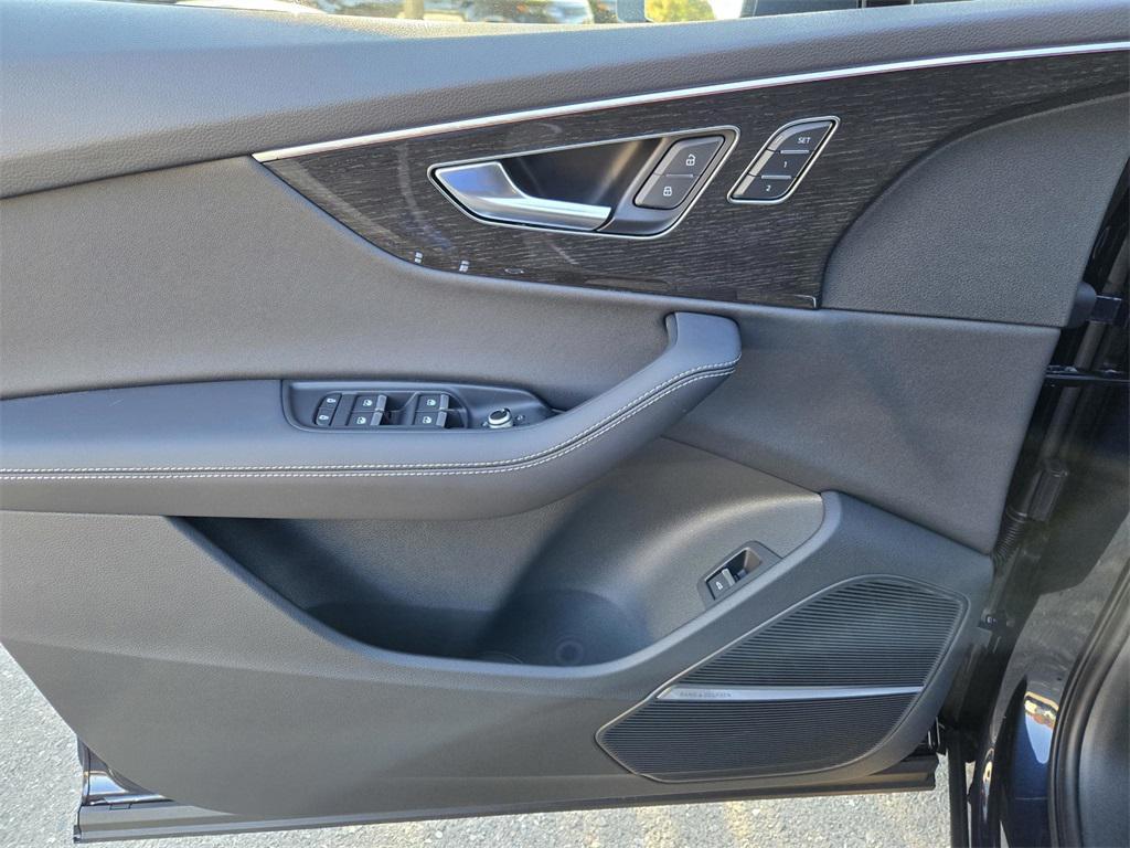 new 2026 Audi Q7 car, priced at $68,990