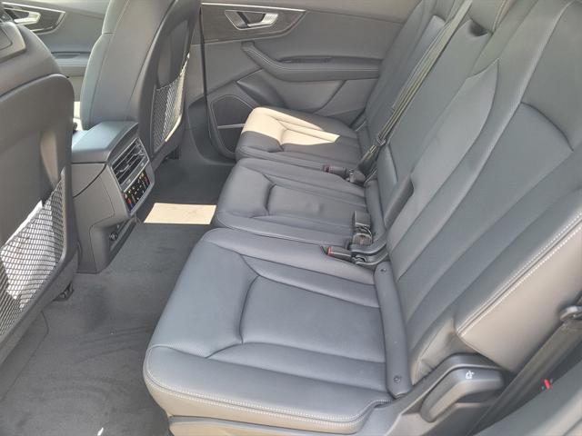 new 2025 Audi Q7 car, priced at $70,850