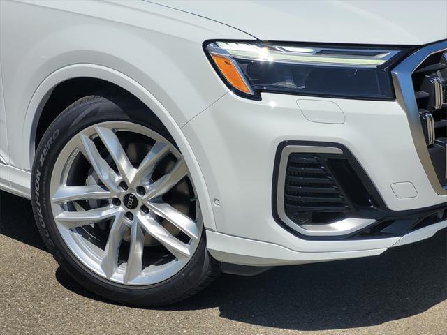 new 2025 Audi Q7 car, priced at $70,850