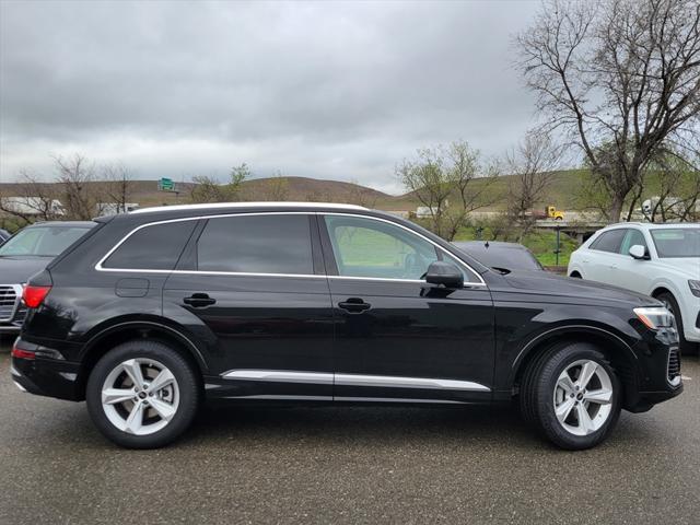 new 2025 Audi Q7 car, priced at $69,990