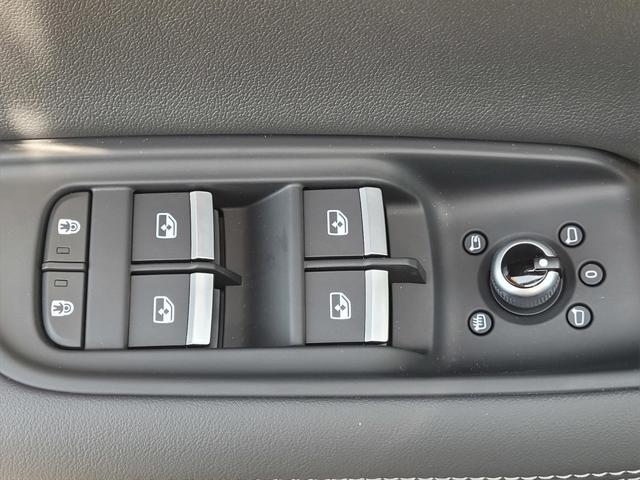 new 2025 Audi Q7 car, priced at $72,250