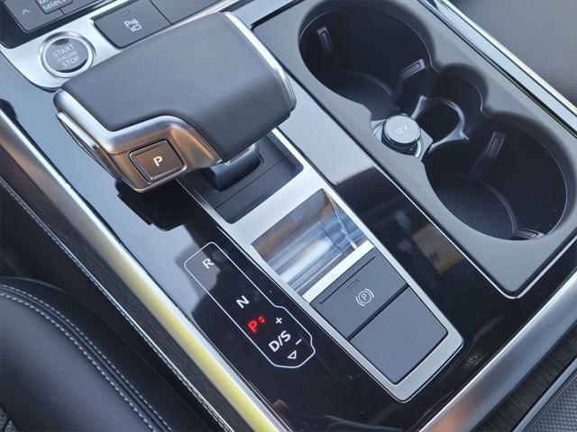 new 2025 Audi Q7 car, priced at $72,250