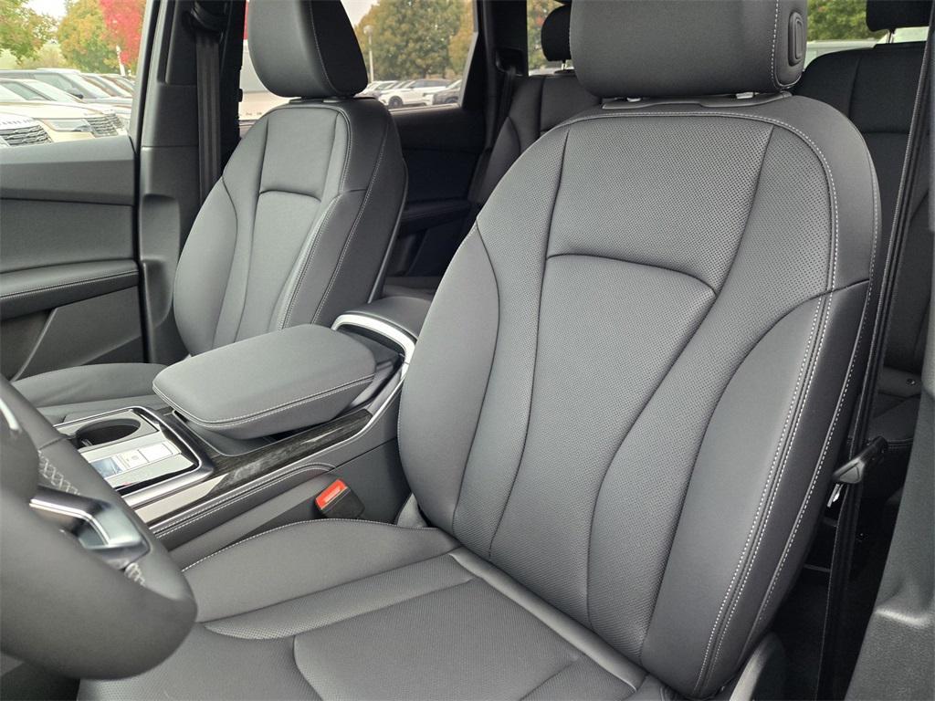 new 2025 Audi Q7 car, priced at $71,901