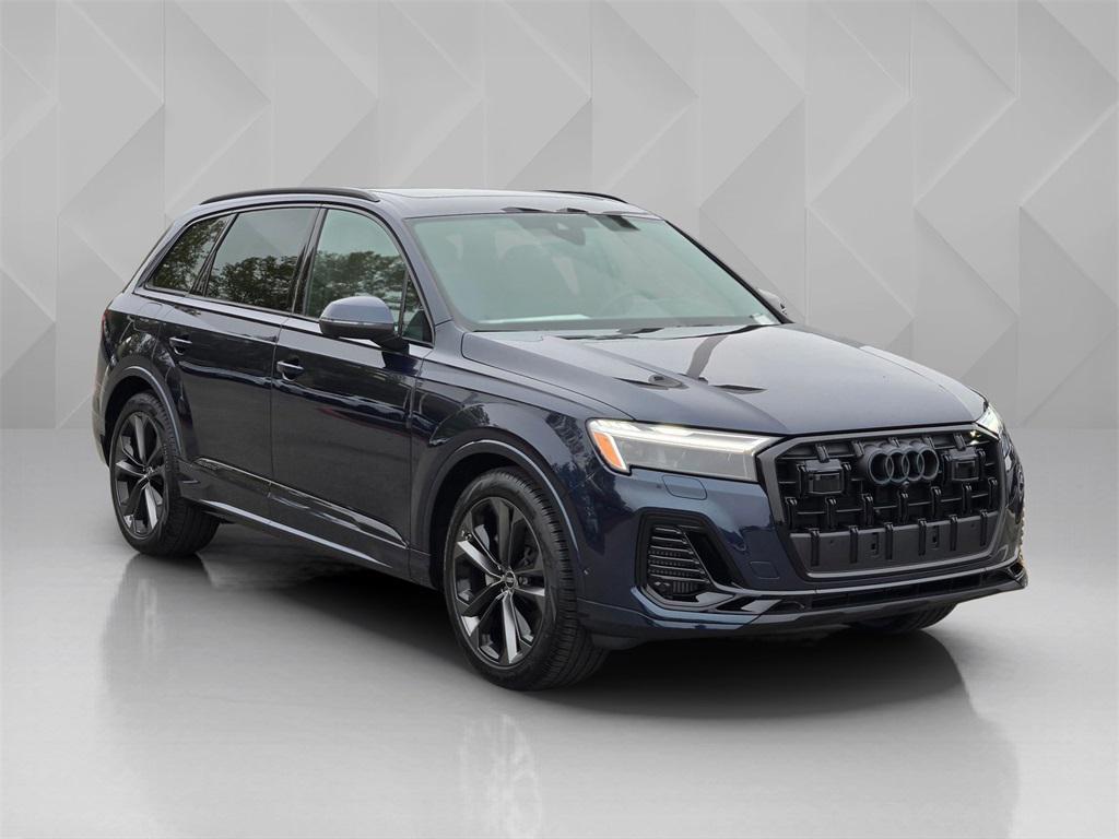 new 2025 Audi Q7 car, priced at $71,901