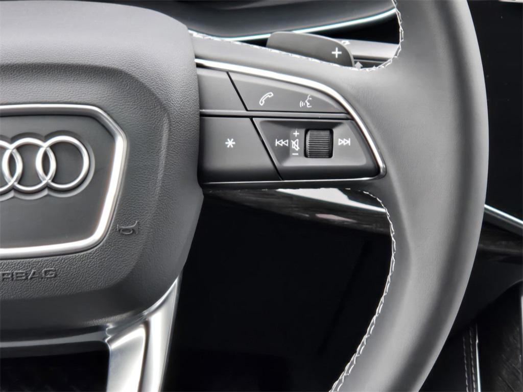 new 2025 Audi Q7 car, priced at $71,901