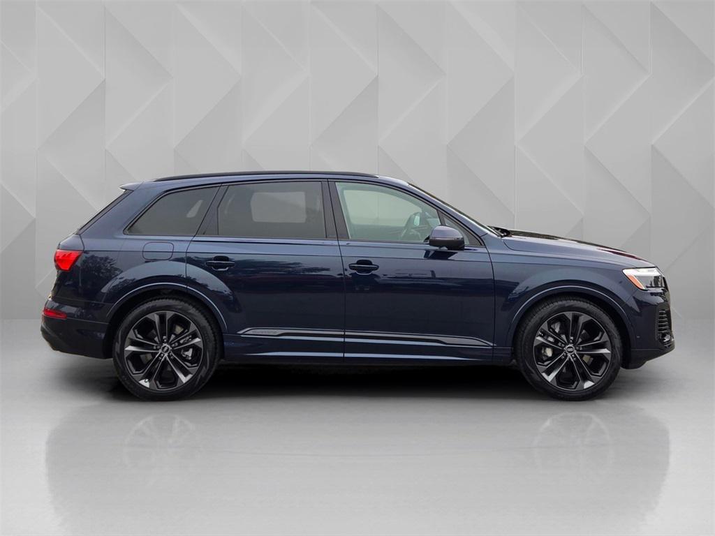 new 2025 Audi Q7 car, priced at $71,901