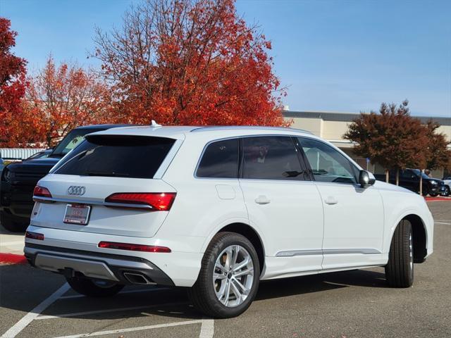 new 2025 Audi Q7 car, priced at $75,890