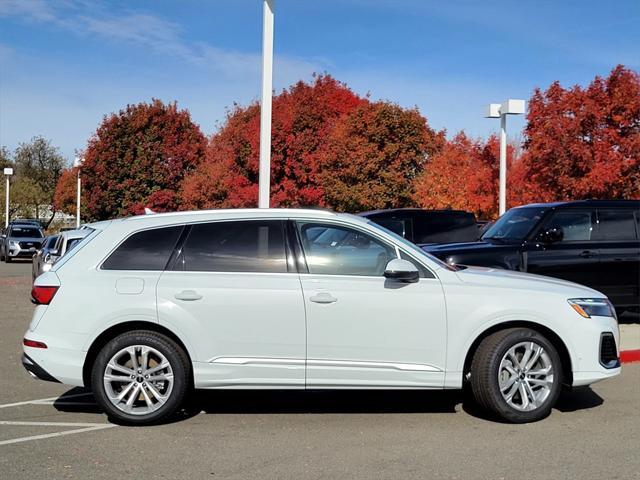 new 2025 Audi Q7 car, priced at $75,890