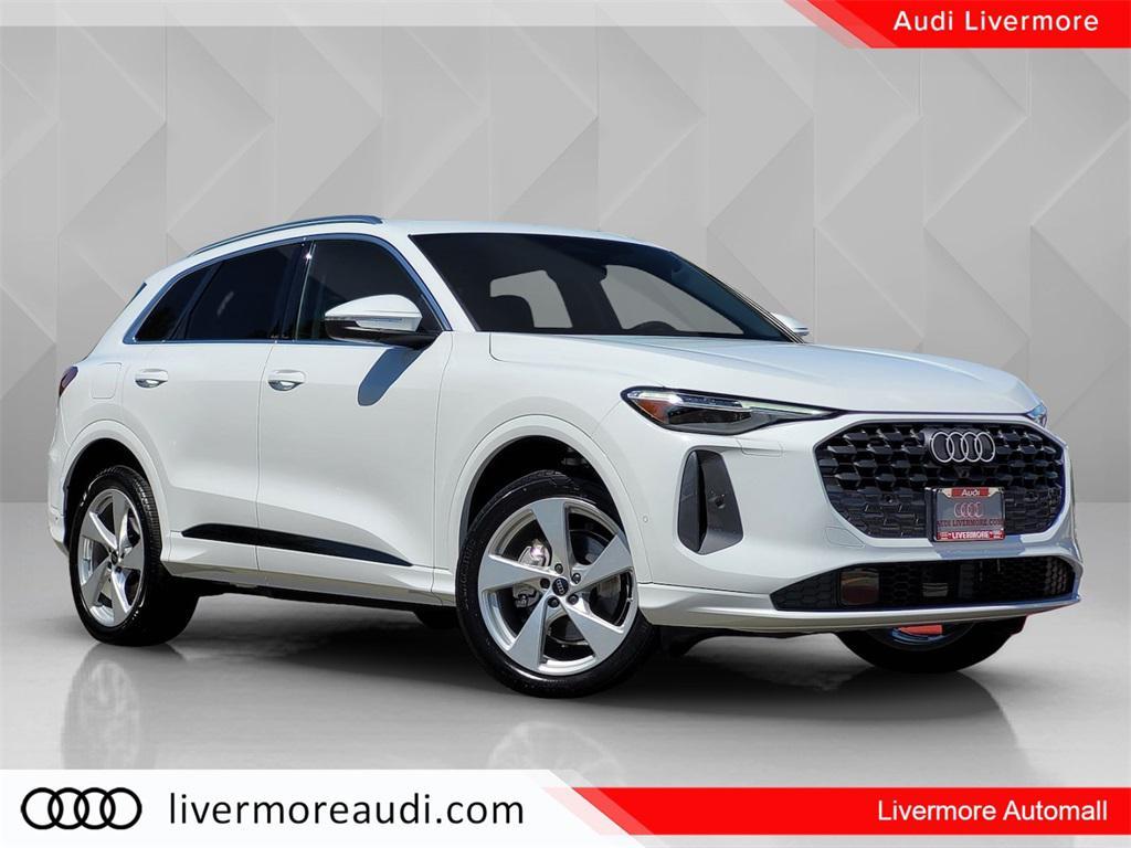 new 2025 Audi Q5 car, priced at $60,325