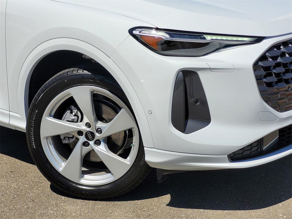 new 2025 Audi Q5 car, priced at $60,325