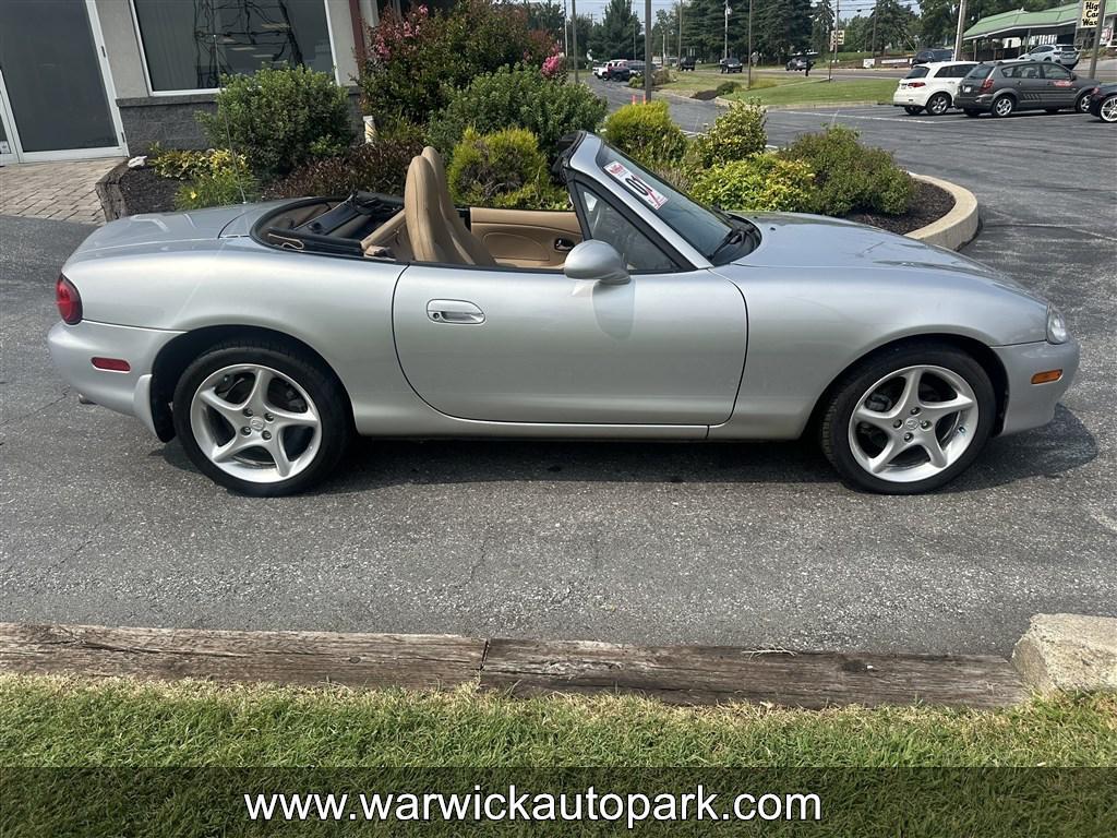 used 2001 Mazda MX-5 Miata car, priced at $13,995