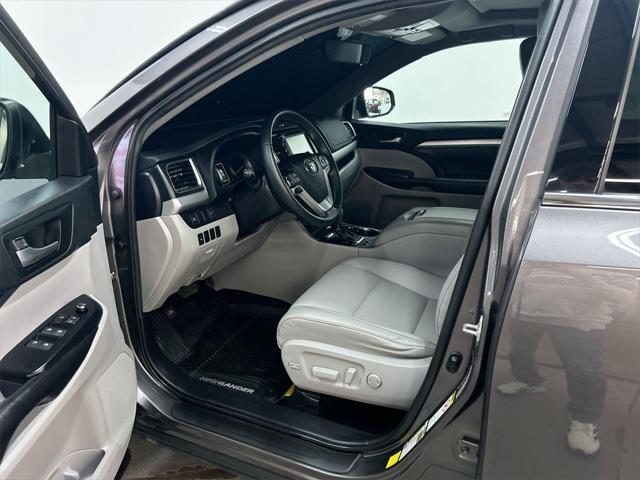 used 2019 Toyota Highlander Hybrid car, priced at $27,500