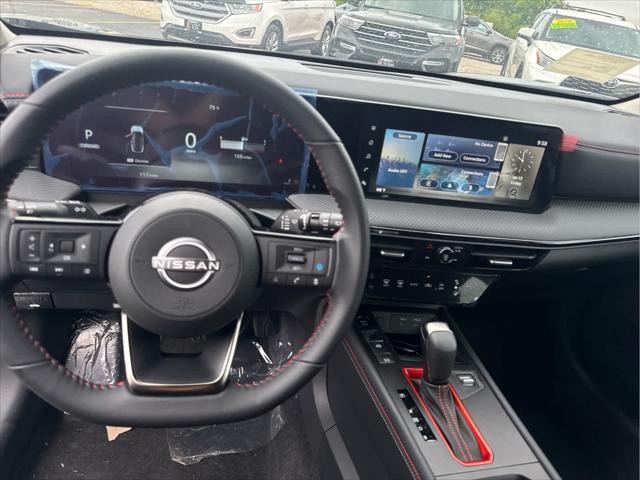 new 2025 Nissan Kicks car, priced at $27,600