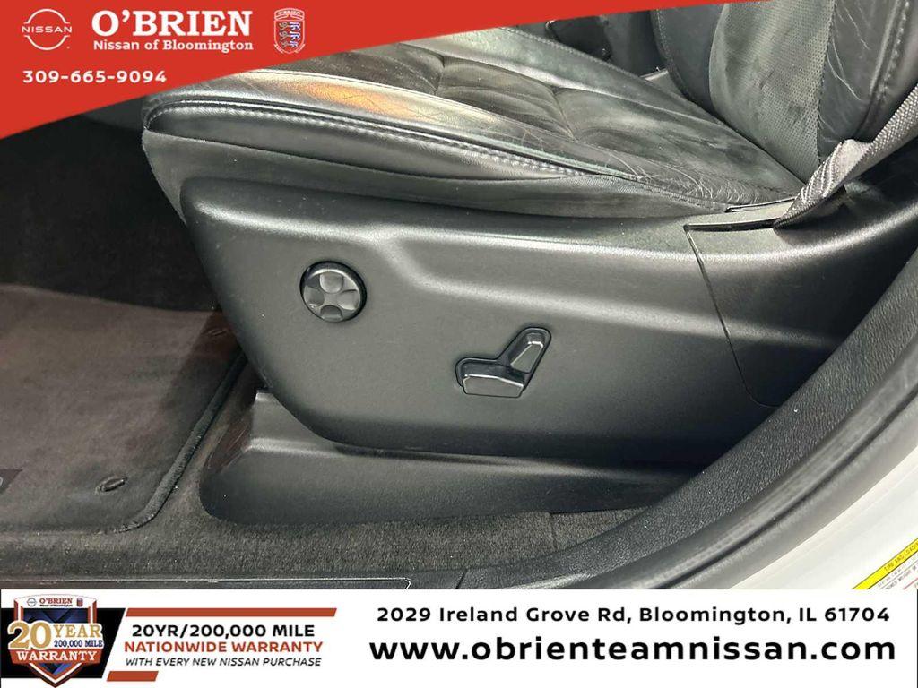 used 2015 Jeep Grand Cherokee car, priced at $11,500