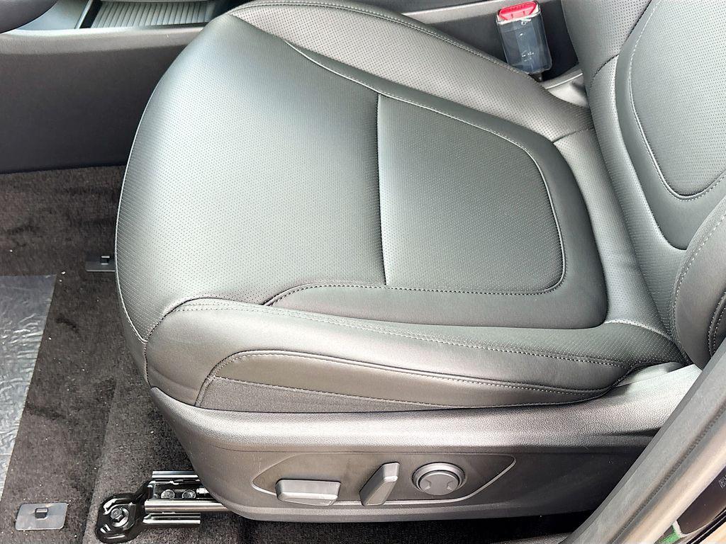 new 2025 Hyundai TUCSON Hybrid car, priced at $36,317