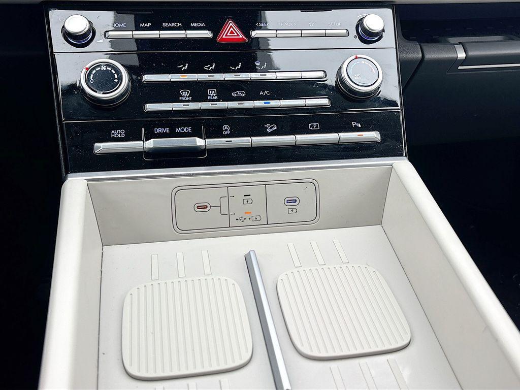 used 2025 Hyundai Santa Fe car, priced at $29,738