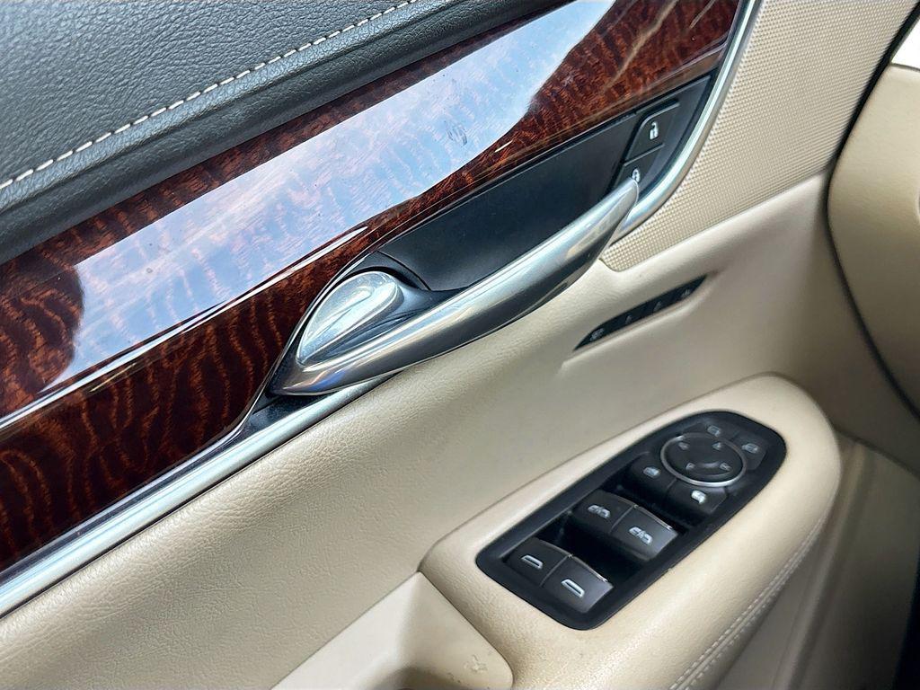 used 2018 Cadillac XT5 car, priced at $18,999