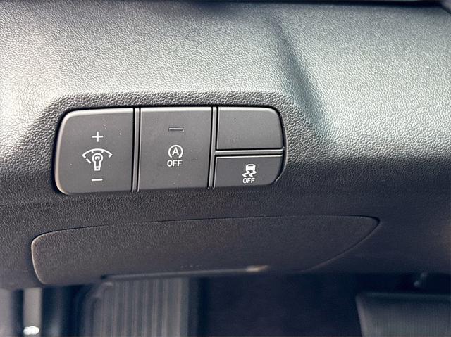 new 2025 Hyundai Elantra car, priced at $21,615