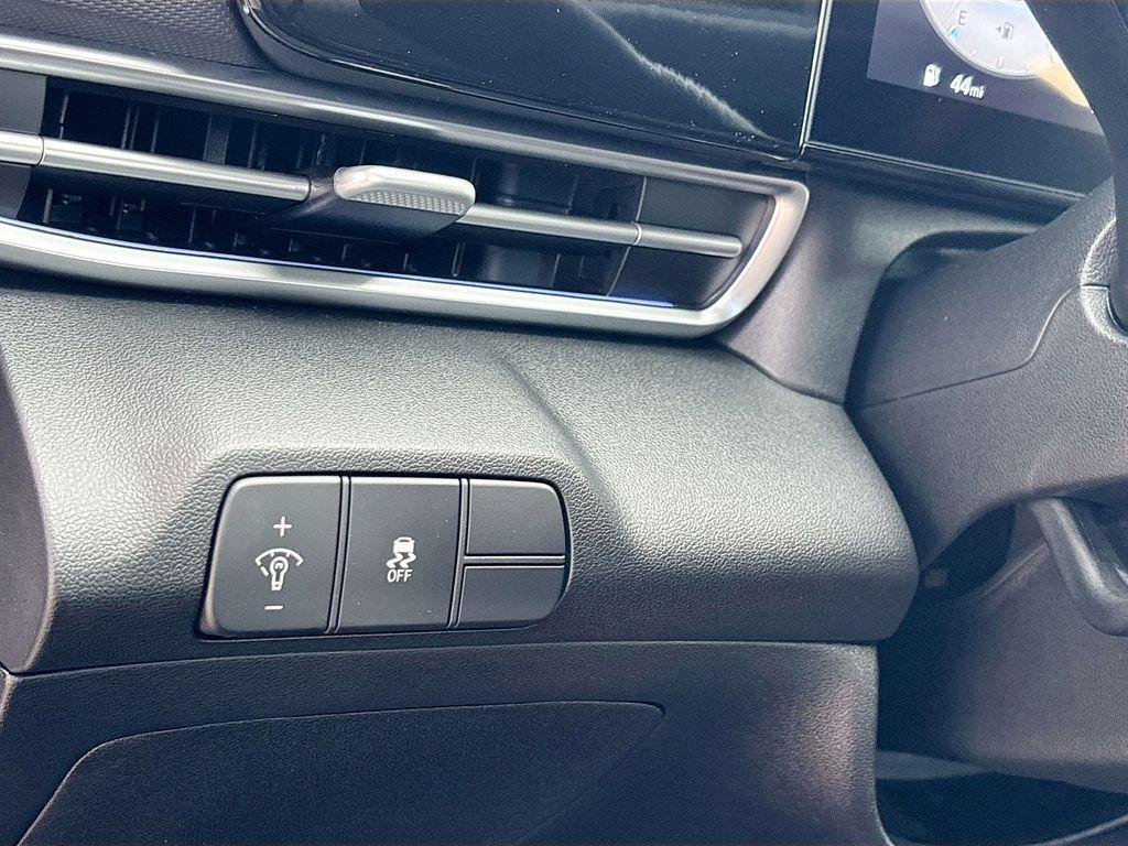new 2025 Hyundai Elantra car, priced at $26,542