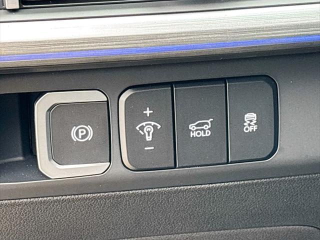 new 2024 Hyundai Santa Fe car, priced at $42,999