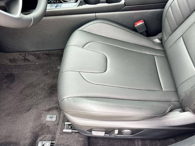 new 2025 Hyundai Elantra car, priced at $27,054