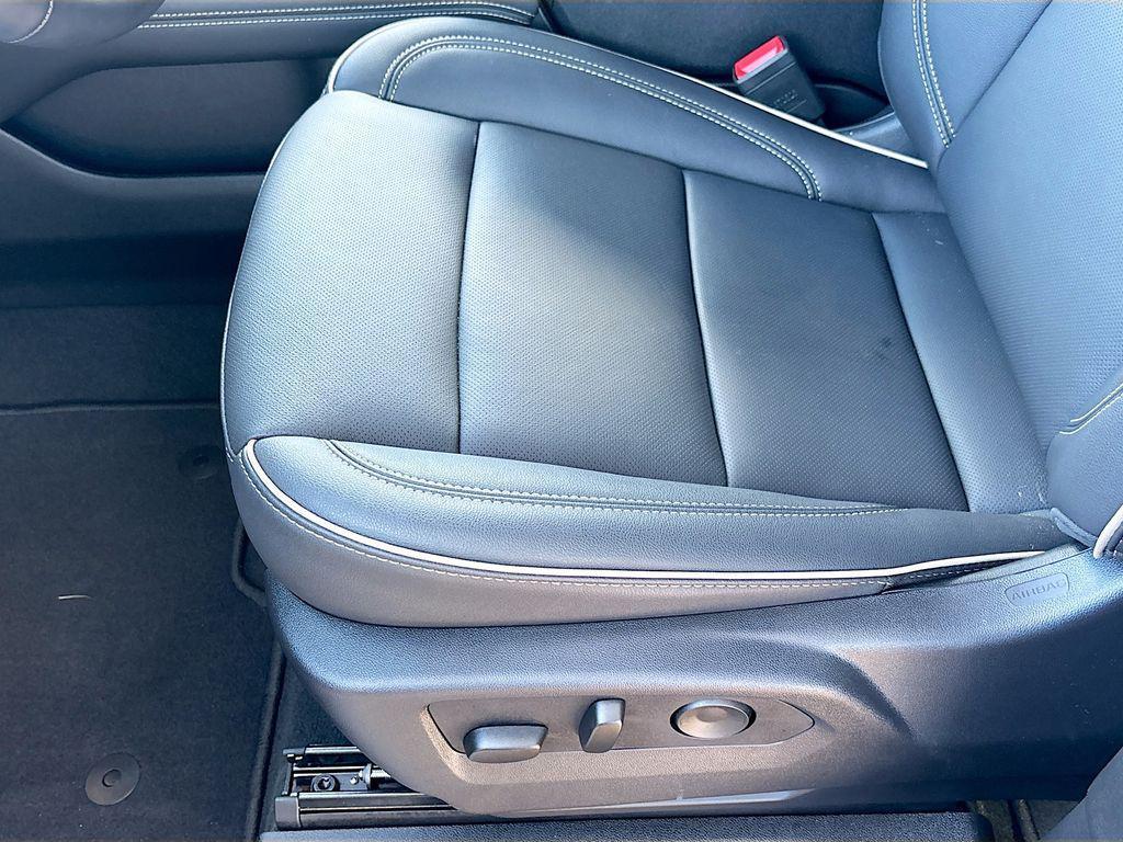 used 2025 GMC Yukon car, priced at $67,999
