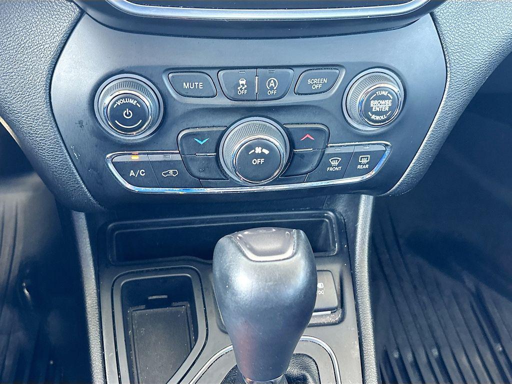 used 2021 Jeep Cherokee car, priced at $19,685