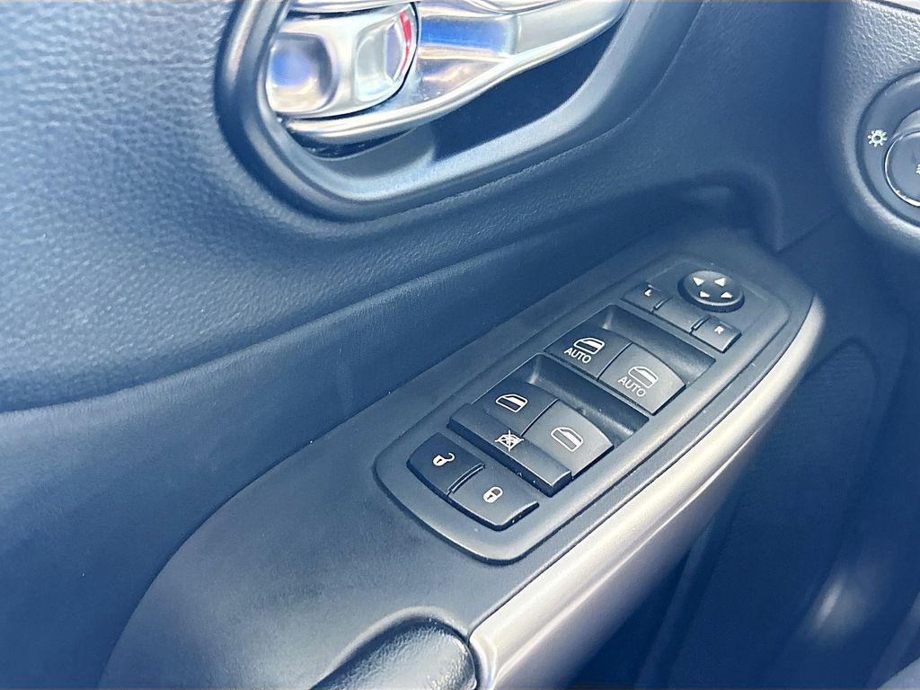 used 2021 Jeep Cherokee car, priced at $19,685