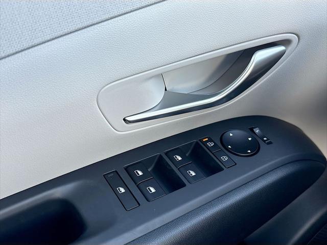 new 2025 Hyundai TUCSON Hybrid car, priced at $36,431