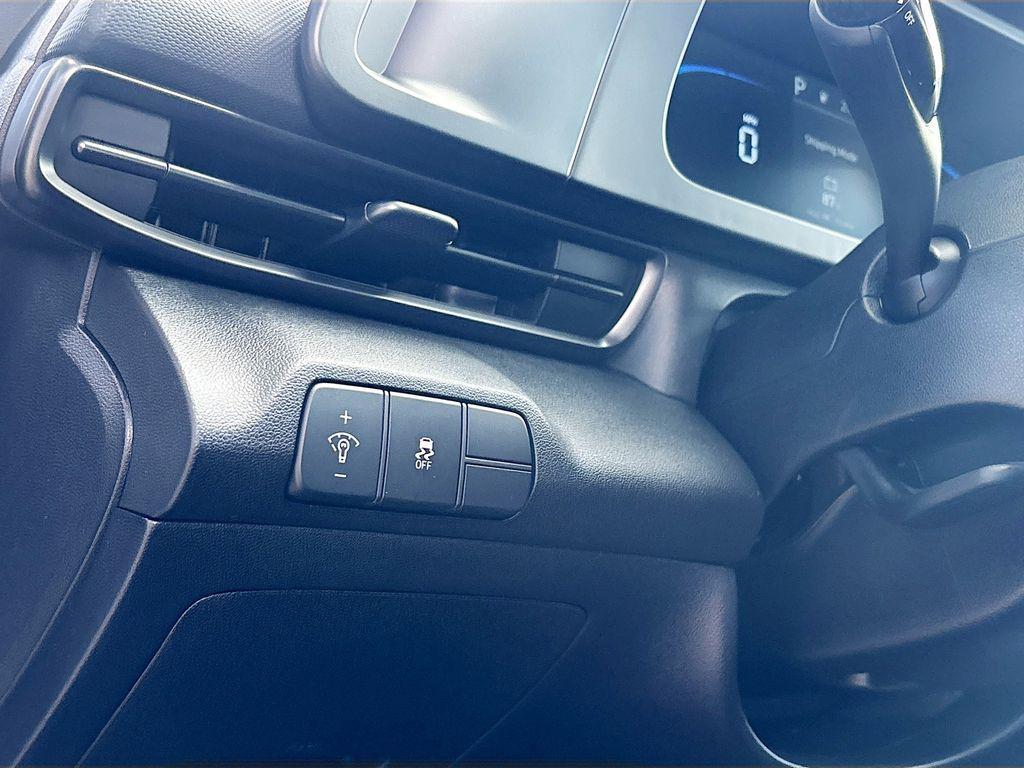 new 2025 Hyundai Elantra car, priced at $22,989