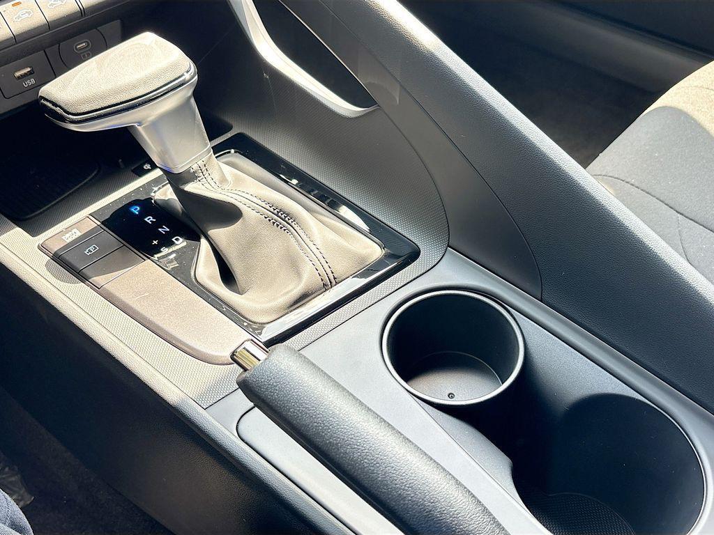 new 2025 Hyundai Elantra car, priced at $22,989