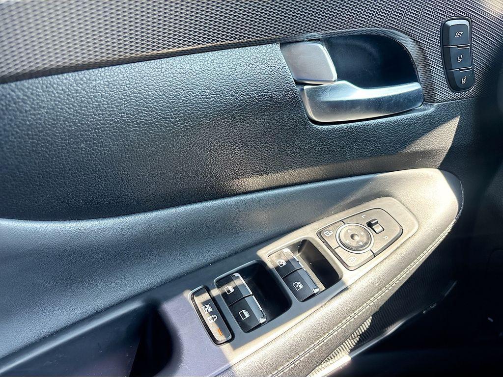 used 2019 Hyundai Santa Fe car, priced at $21,500