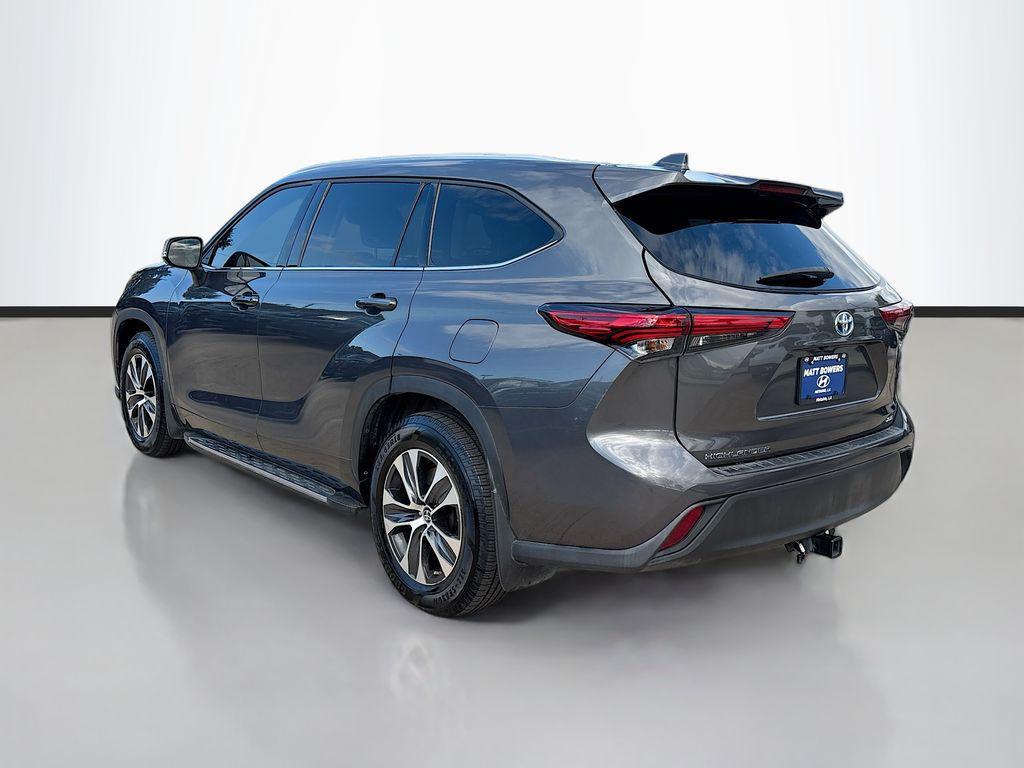 used 2022 Toyota Highlander Hybrid car, priced at $33,991
