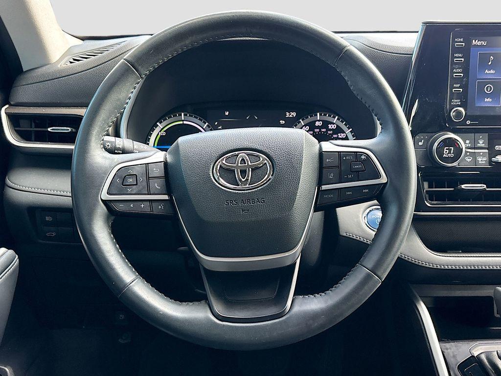 used 2022 Toyota Highlander Hybrid car, priced at $33,991