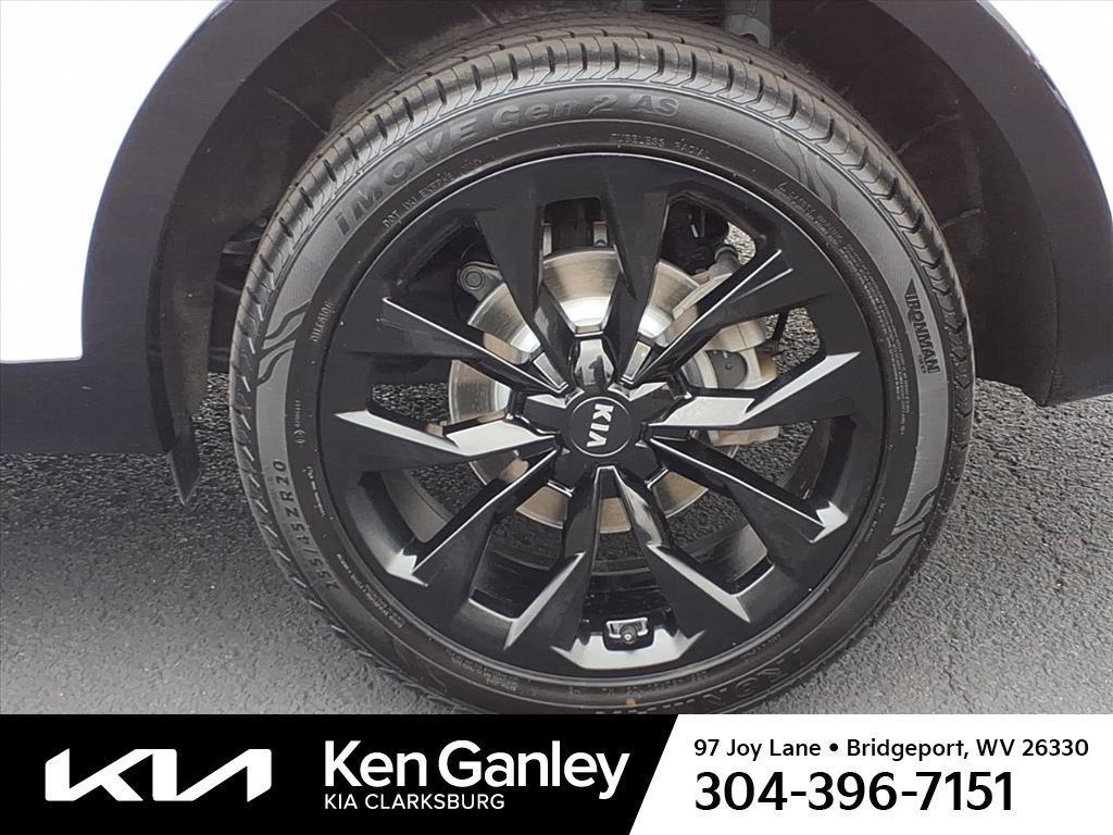 used 2021 Kia Sorento car, priced at $24,898