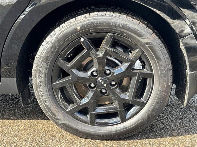 new 2025 Kia Carnival car, priced at $47,926