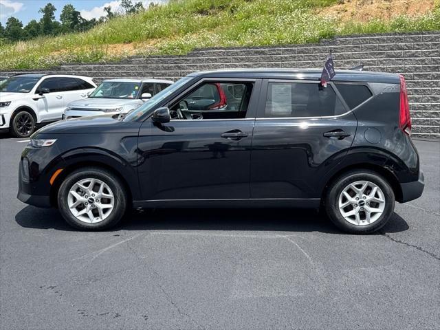 used 2022 Kia Soul car, priced at $16,891