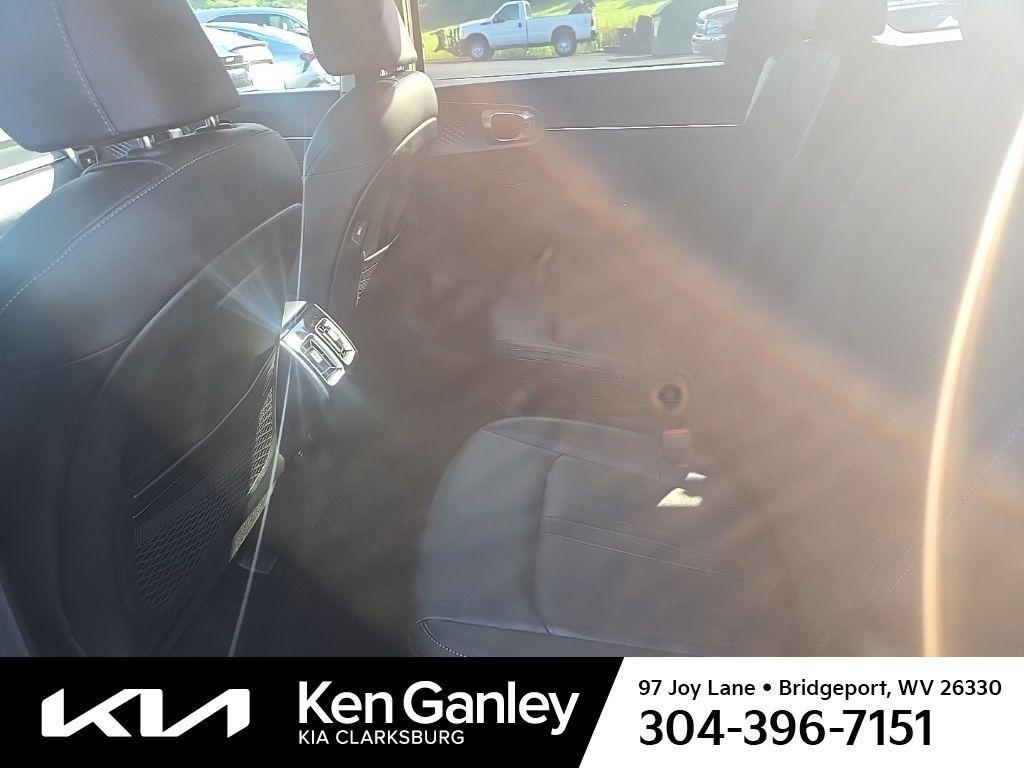 used 2023 Kia Sorento car, priced at $31,825