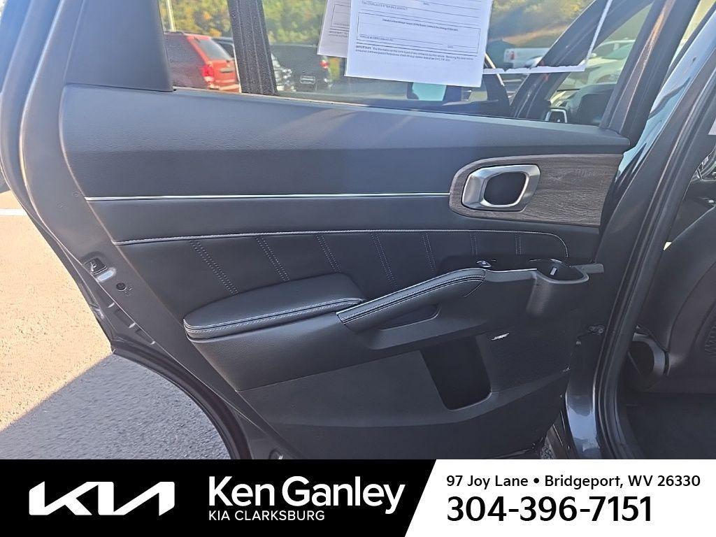used 2021 Kia Sorento car, priced at $26,981