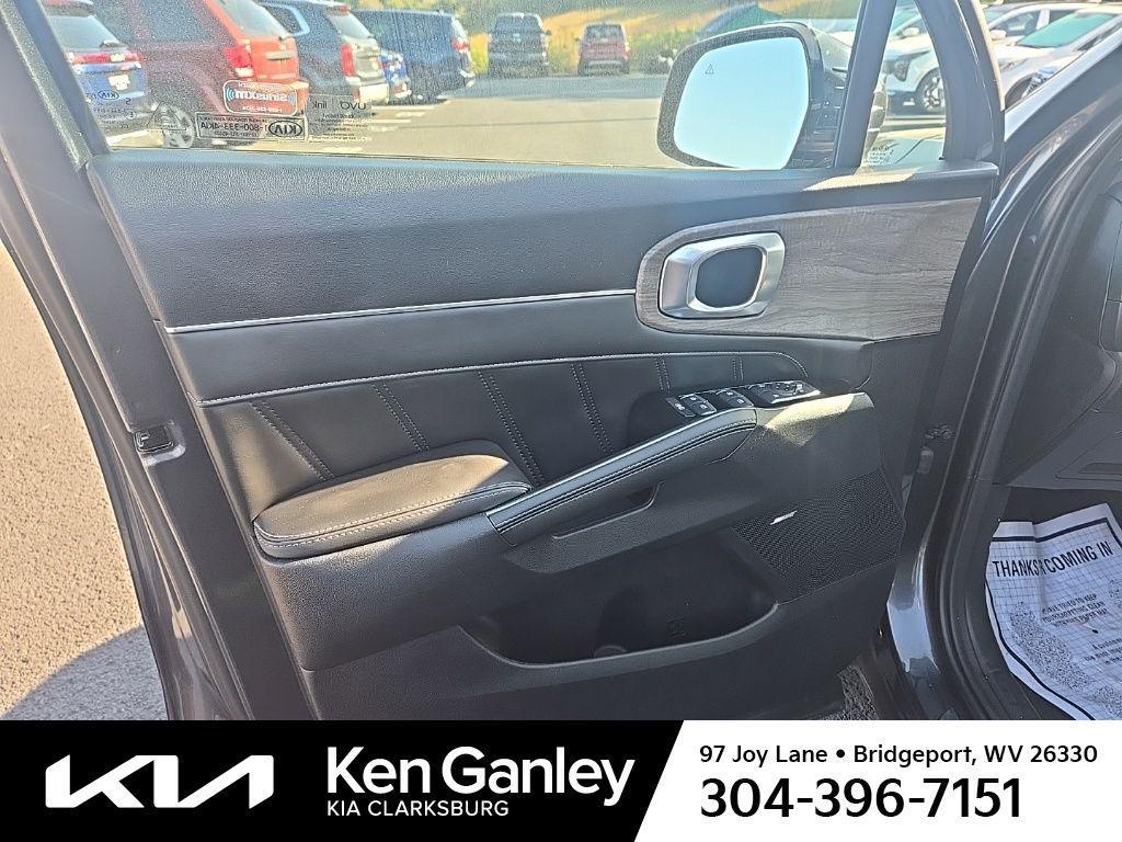 used 2021 Kia Sorento car, priced at $26,981