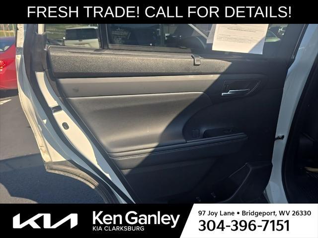 used 2021 Toyota Highlander car, priced at $33,618