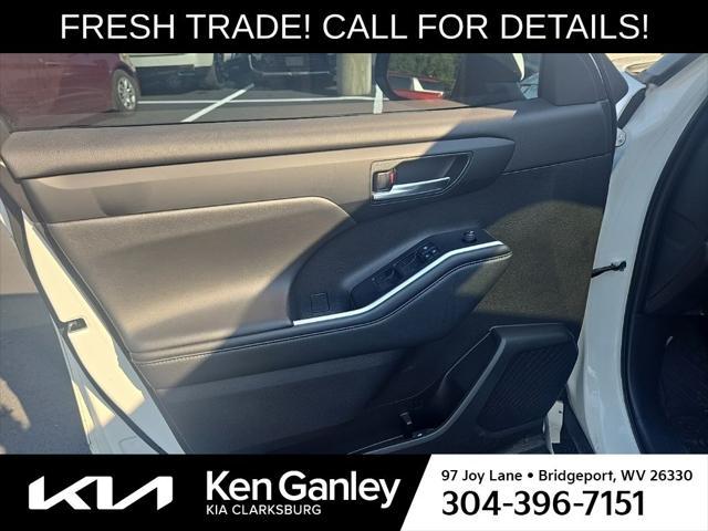 used 2021 Toyota Highlander car, priced at $33,618