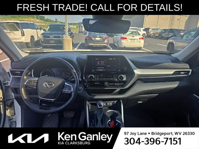 used 2021 Toyota Highlander car, priced at $33,618