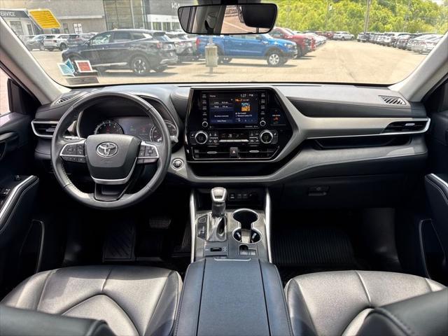 used 2022 Toyota Highlander car, priced at $33,545