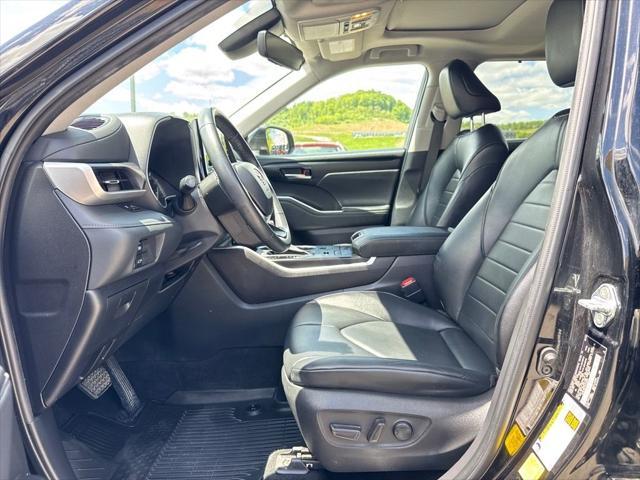 used 2022 Toyota Highlander car, priced at $33,545
