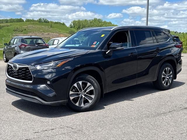 used 2022 Toyota Highlander car, priced at $33,545