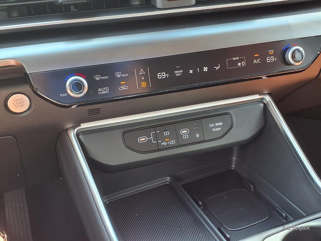 new 2026 Kia Carnival Hybrid car, priced at $50,920