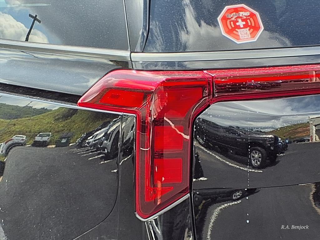 new 2026 Kia Carnival Hybrid car, priced at $50,920